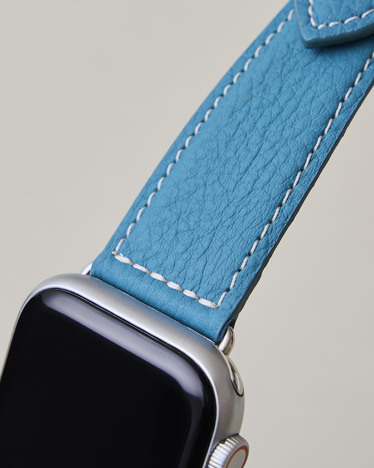 Apple Watch用レザーバンド スカンディナビアンブルー/ホワイトステッチ