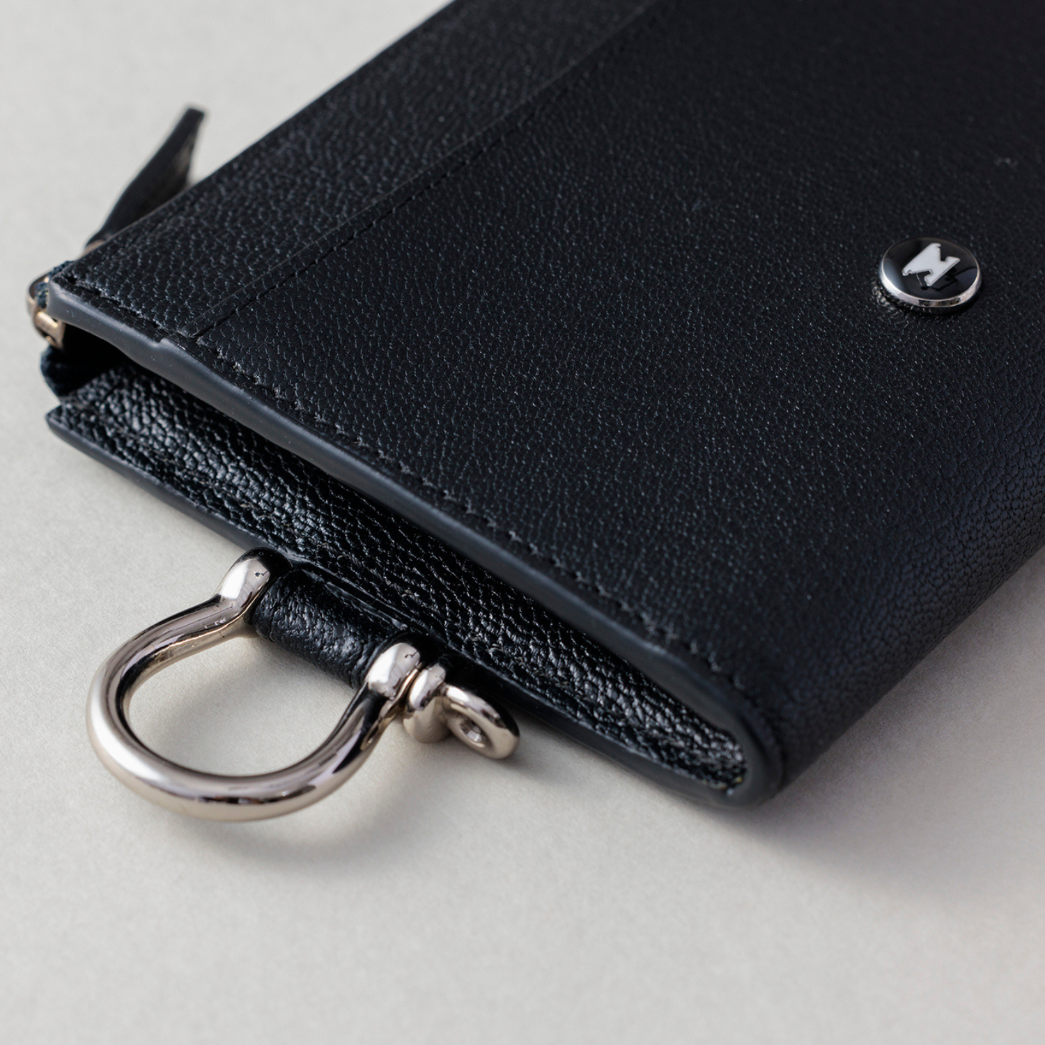 ジップレザーウォレット ブラック AirTag 収納ポケット付き 財布 / Zip Leather Wallet Black