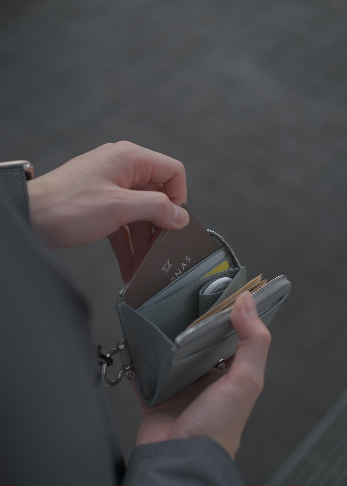 ジップレザーウォレット グレー AirTag 収納ポケット付き 財布 / Zip Leather Wallet Blue Gray